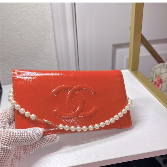 💯 Authentic Chanel Patent Leather wallet - Picture 1 of 11